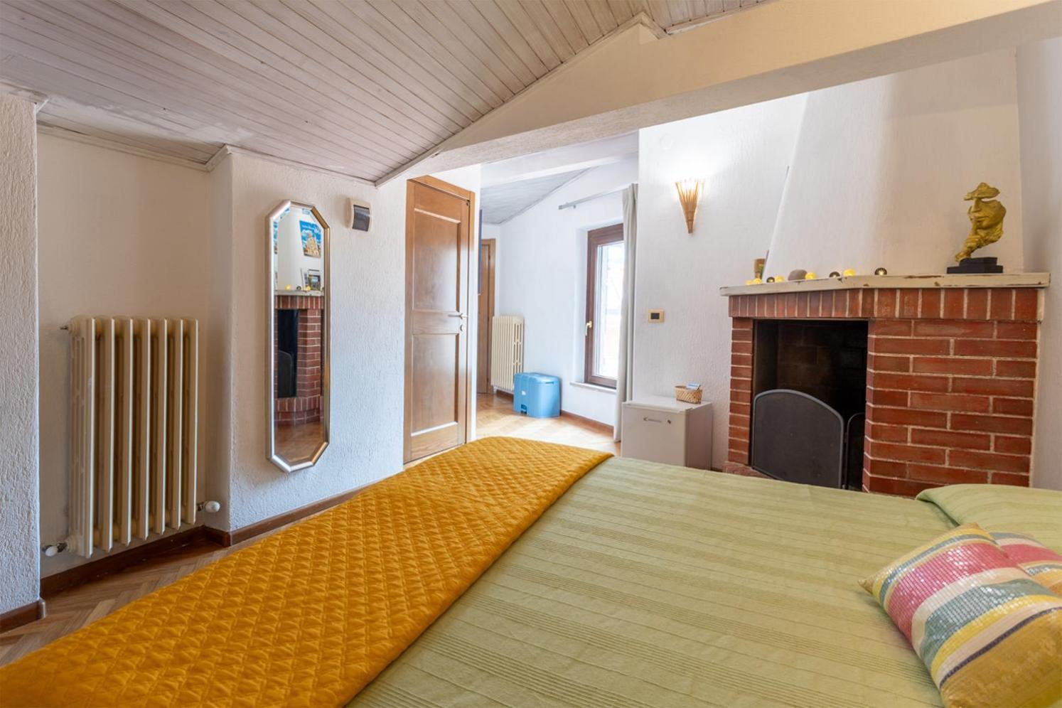 Maxi Paradiso - Guest House A Due Passi Dal Lago Trasimeno Torricella  Экстерьер фото